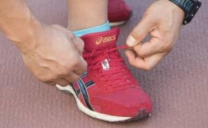 How Much Do Running Shoes Weigh? The Answer With Reason